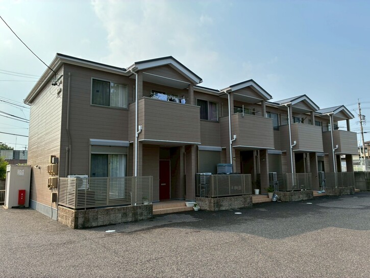 画像:外壁塗装・屋根上貼り工事(営業担当:小川)