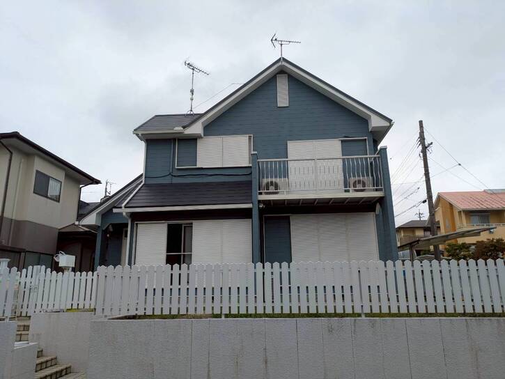 画像:外壁塗装・屋根上貼り工事(営業担当:伊藤)