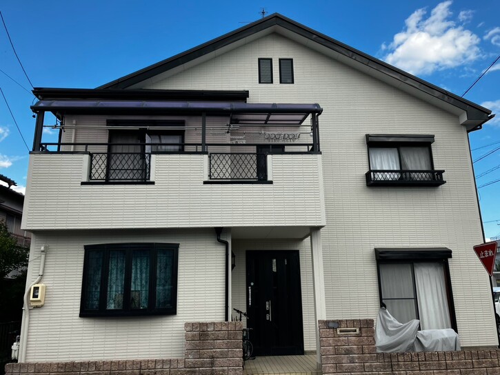 画像:外壁塗装・屋根上貼り工事(営業担当:中川)